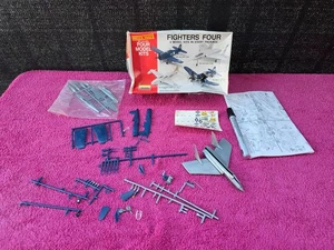 Lindberg Fighters Four 72130 Modellbausatz Hellcat Corsair Cutlass Maßstab 1:96 - Bild 1 von 8