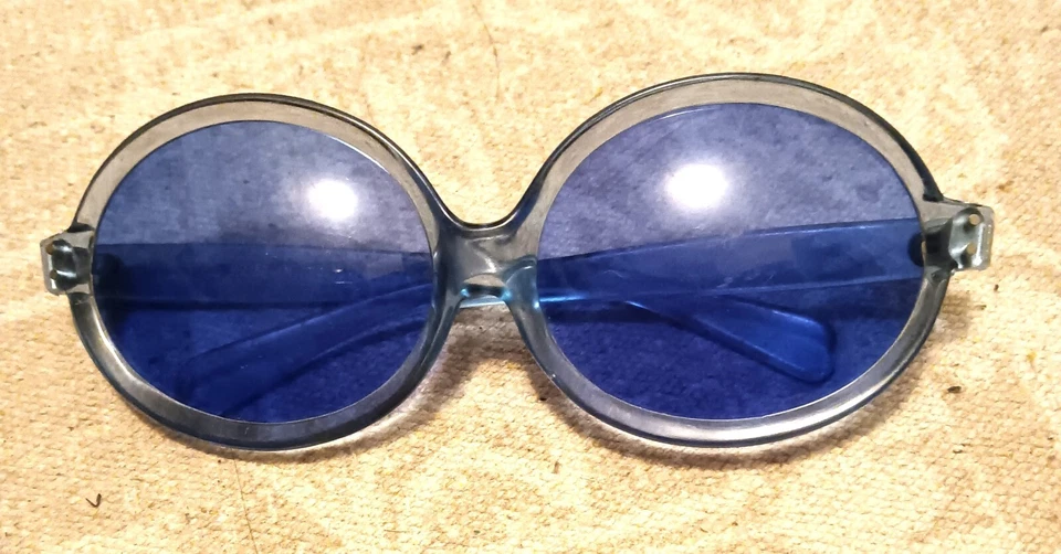 Gafas de sol redondas grandes azules retro vintage firmadas hechas en Italia mod años 60 Foto 1 de 4