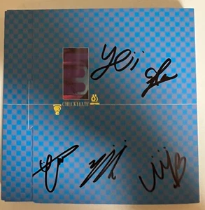 ITZY [CHECKMATE] All Member Autographed Signed Album - Picture 1 of 2