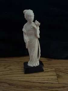 Carved Resin Chinese Asian Women Figurine - Picture 1 of 6