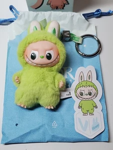 100% AUTHENTIC! Mini Labubu "V" GREEN LETTER Pin For Love PENDANT! POP MART!🔥E2 - Picture 1 of 7