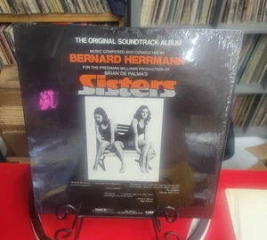 SISTERS SOUNDTRACK ERO 7001 ST ULTRASONIC CLEAN VG+ SHRINK BERNARD HERMANN - Imagen 1 de 10