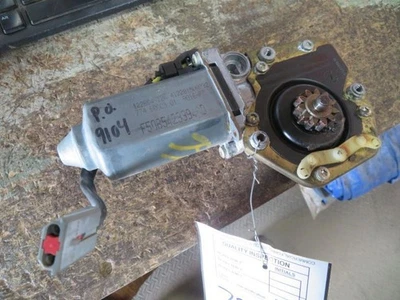 Passenger Power Window Motor Front Fits 95-02 LINCOLN CONTINENTAL 15661 - Image 1 of 2