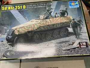 Trumpeter 00942 - 1:16 WWII Sd.Kfz 251D - Picture 1 of 3