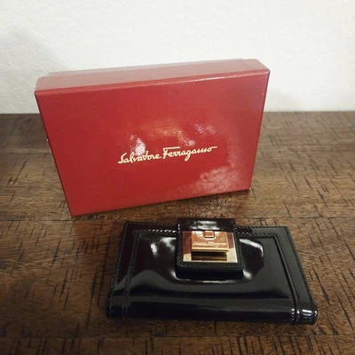 Carteira Salvatore Ferragamo Gancini aposentada antiga preta com 6 chaves porta-chaves - Imagem 1 de 4