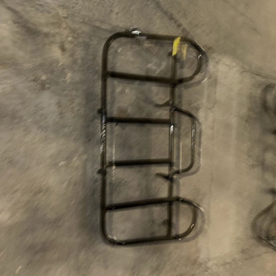 Yamaha Bear Tracker 250 2002 YFM250B portaequipajes delantero (ligeramente doblado) Foto 1 de 4