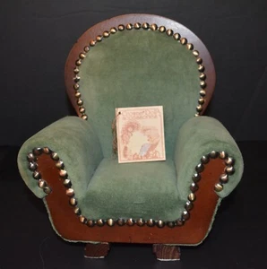 MUÑECA CROWNE DE COLECCIÓN Accesorios Sillón Verde Salvia Terciopelo 9 7/8" - Imagen 1 de 10