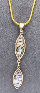 Collar Cadena Serpiente Tono Dorado 18" con 1" Azul Abulón y Verde Dijes Naturales - Imagen 1 de 9