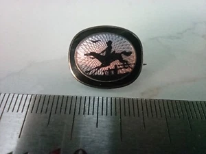 SOLID STERLING SILVER & ENAMEL HORSE AND RIDER HUNTING SCENE BROOCH - Picture 1 of 3