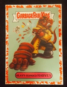 Garbage Pail Kids Oh the Horror-Ible Heavy Hand Harvey 2a Modern Horror RED - Imagen 1 de 1
