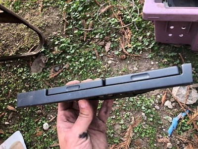 Portavasos original OEM BMW E39 M5 528i 525i 530i 540i 523i 530d 525d 535i 528 Foto 1 de 3