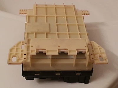 2006-2007 GEM MODULE MULTIFUNCTION RELAY FORD TAURUS MERCURY SABLE FUSE BOX BCM - Image 1 of 2
