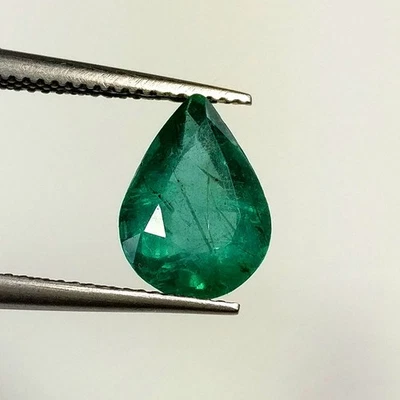 1.75ct Natural Emerald pear nice green good luster unheated untreated gemstone - Image 1 of 4