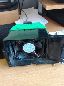VINTAGE pc part- jmc/datech 12v 085A brushless fan 9232-12hrtl-2 + DELL housIng - Afbeelding 1 van 7