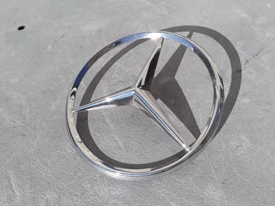 Mercedes Benz W123 300D 1977 tapa maletero trasero emblema estrella fabricante de equipos originales Foto 1 de 4