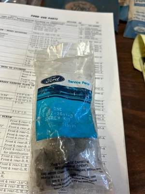 NOS 1961-1964 KIT DE TORNILLO DE AJUSTE DE FRENO FORD C1AZ-2041-D 1962 1963 L.H. Foto 1 de 2