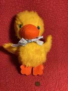 Vintage Animal Toys Plus 9 Zoll Ente Küken orange Filzfüße Schnabel blaue Augen Plüsch Stofftier - Bild 1 von 5