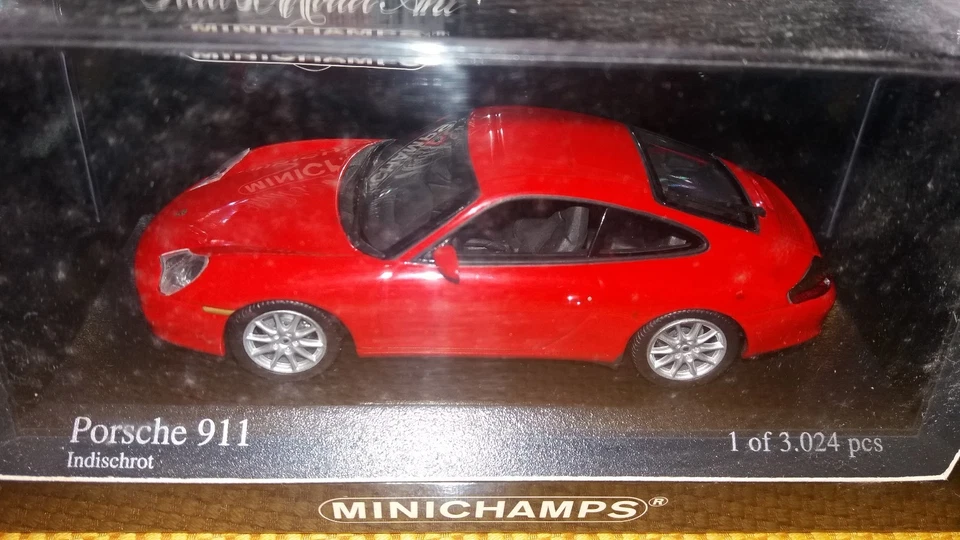 Minichamps 1/43 Porsche 911 2001 red  - Immagine 1 di 1