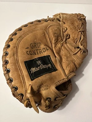 Macgregor 80 Catchers Glove Randy Hundley Autograph Model Japan RHT Mitt Vintage - Image 1 of 4