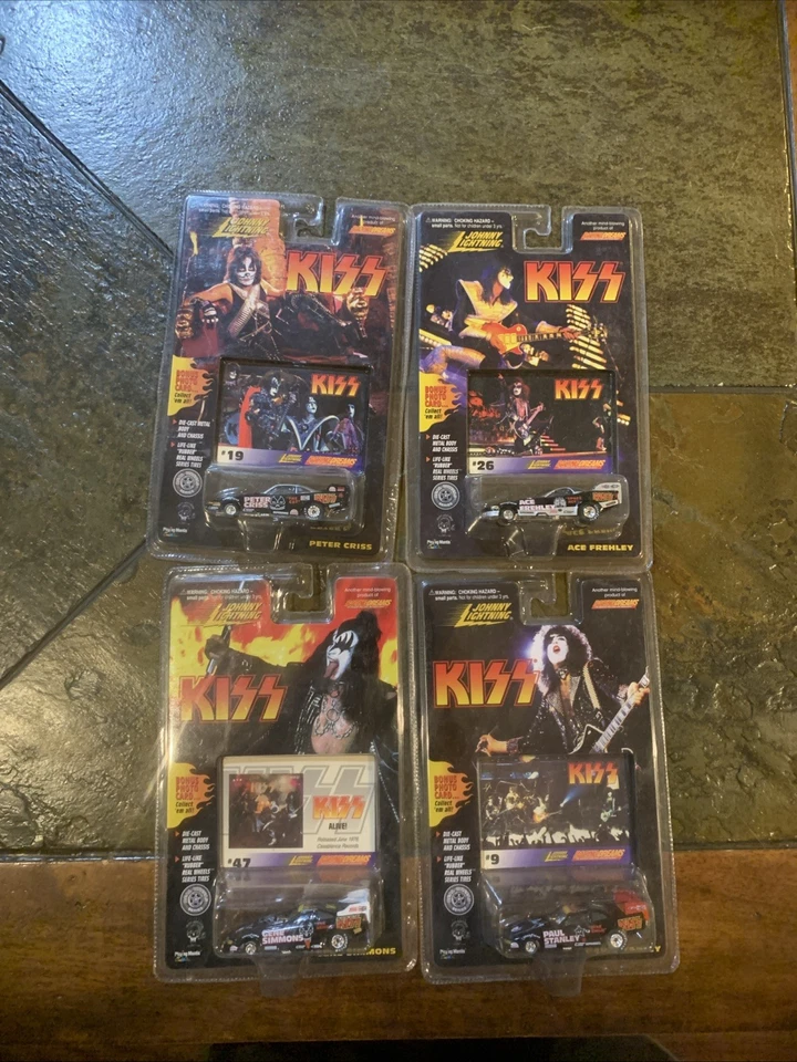 Juego de 4 KISS DRAGSTERS de Johnny Lightning Foto 1 de 1