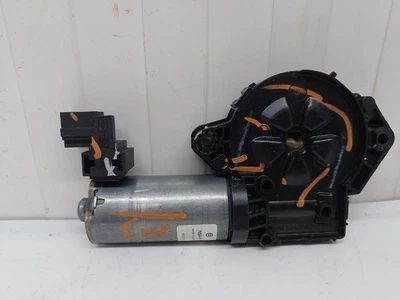 MERCEDES-BENZ A Class W176 Sunroof Motor 0390200100 - Image 1 of 4