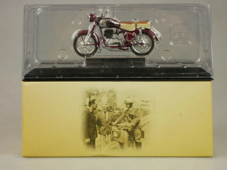 Atlas 1/24 DDR Simson 425 S Motorrad 7168101 + Vitrine in Box 129958 - Bild 1 von 4