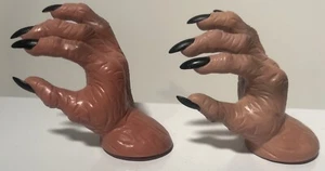 Vintage Halloween Fake Hand Suction Cup Plastic Creepy Witch Ornament Old Lady - Picture 1 of 9