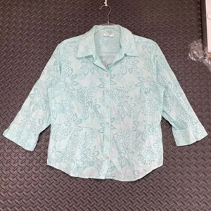 Apt. 9 Light Blue Hawaiian Floral Print Button Up Shirt Casual Wear Women Sz 1 - Picture 1 of 8
