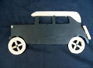 Antiguo arte popular primitivo hecho a mano hierro forjado para coche pisapapeles colgante de pared - Imagen 1 de 4