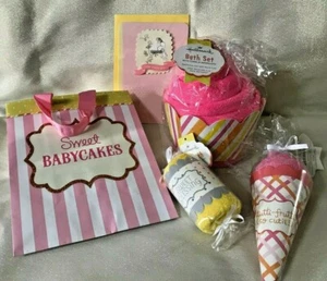 Hallmark Baby Gift In Bag-Bath Set, 2 Washcloths, Towel Card Bag Tis (D24)#3 - Picture 1 of 11