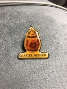 Anheuser Busch Stein Charter Member Hut Anstecknadel Made in USA - Bild 1 von 10