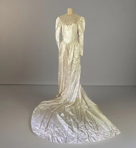Vintage 1940er Elfenbein flüssiges Kerzenlicht Satin & ecru Spitze Brautkleid Schleppe #mbc - Bild 1 von 24