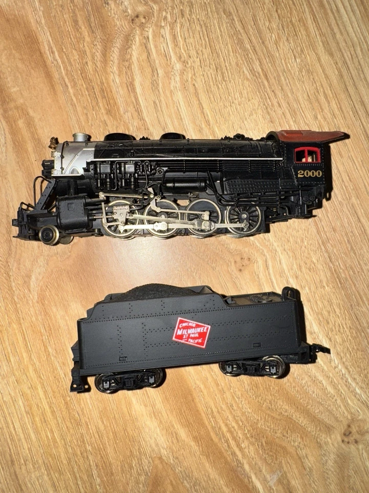 Bachmann HO 2-8-0 Consolidation #2000 Steam Reading Locomotive & Tender - Works - Image 1 of 1