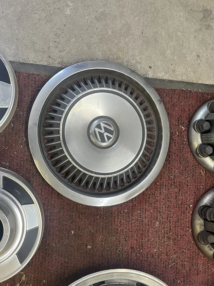 1980 VolksWagen Rabbit  Hubcap  Foto 1 de 1