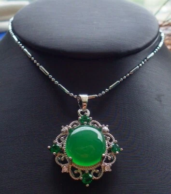White Gold Plate Green AGATE JADE PENDANT Cabochon Diamond Imitation 324222 - Image 1 of 4