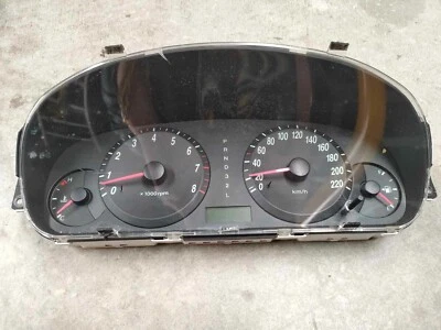 10/2003 a 07/2006 Hyundai XD Elantra Automático - Cuadro de instrumentos 94006-2D260 Foto 1 de 4