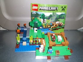 Lego 21114 Minecraft The Farm with all figures farm and manual