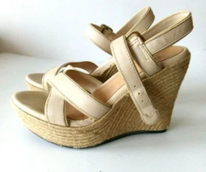 UGG F29013J Damen Sommer Sandalen Beige Leder Gr. UK-6 US-7,5 EUR-38,5 Keilabsatz - Bild 1 von 5