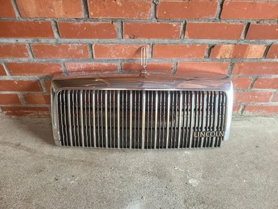 Lincoln Town Car 1990-1994 OEM cromo parrilla superior emblema Foto 1 de 4