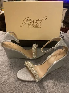Jewel Badgley Mischka Women's Laurence Silver & Pearl Wedge Evening Sandals Sz 8 - Picture 1 of 4
