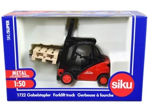 Linde Forklift Truck Red with 2 Pallet Accessories 1/50 Diecast Model by Siku - Picture 1 of 1