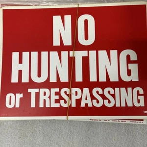 No Hunting or Trespassing Red & white Plastic Sign 15 Pieces - Picture 1 of 1