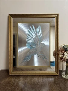 Vintage Spiegelkunst - geätzte Glastaube im Flug | Wandbehang mit Goldrahmen - Bild 1 von 10