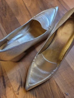 Ivanka Trump Gold Strappy Block Heels Size 8.5 Comfortable Dress Shoes - Image 1 of 4