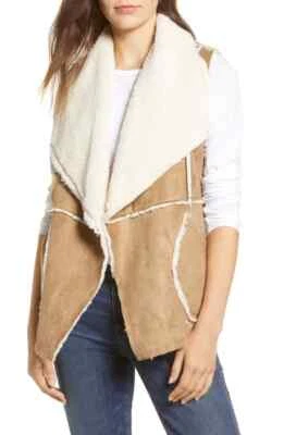 Chaleco de piel de oveja sintética reversible Caslon sin mangas bolsillos delanteros abiertos, camel pequeño Foto 1 de 4