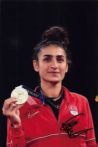 Hatice Kübra Ilgün - TUR - Olympia 2020 - Taekwondo - BRONZE- Foto sig. (1) - Bild 1 von 1