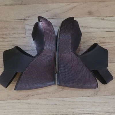 DONALD J PLINER Tamanho 7 marrom suade couro estampa de cobra em plataforma wedges - Imagem 1 de 4