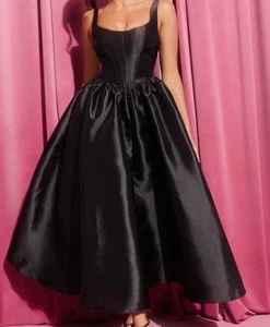 ShowPo Courtney Midikleid schwarz Größe 16 Korsetteinsatz tiefer Rücken neu im Paket - Bild 1 von 6