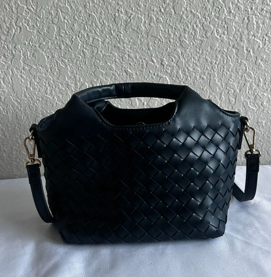 Urban Expressions Hobo Crossbody Navy Blue Women Faux Leather Woven - Imagem 1 de 4
