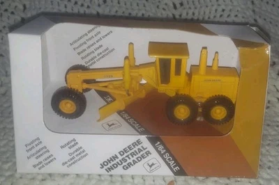 1/64 John Deere Industrial Road Grader #5540  - Image 1 of 4